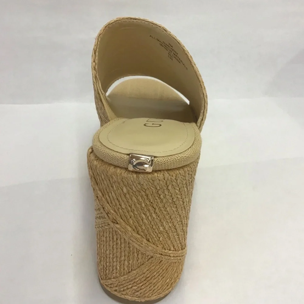 New Womens Evenz Heels by Guess Size 7